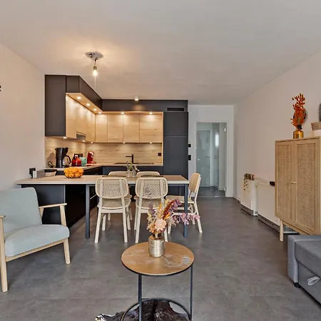 Century 2a Apartment