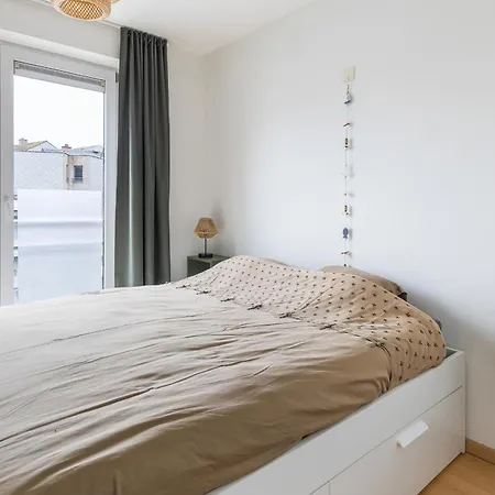 Century 2a Apartment *