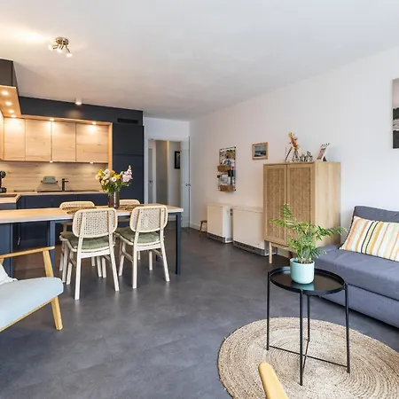 Apartment Century 2a *